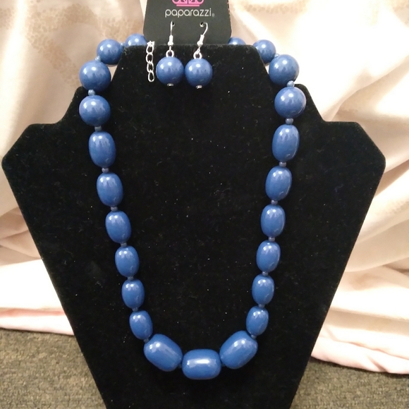 Paparazzi Necklace set Bundle - Picture 3 of 4